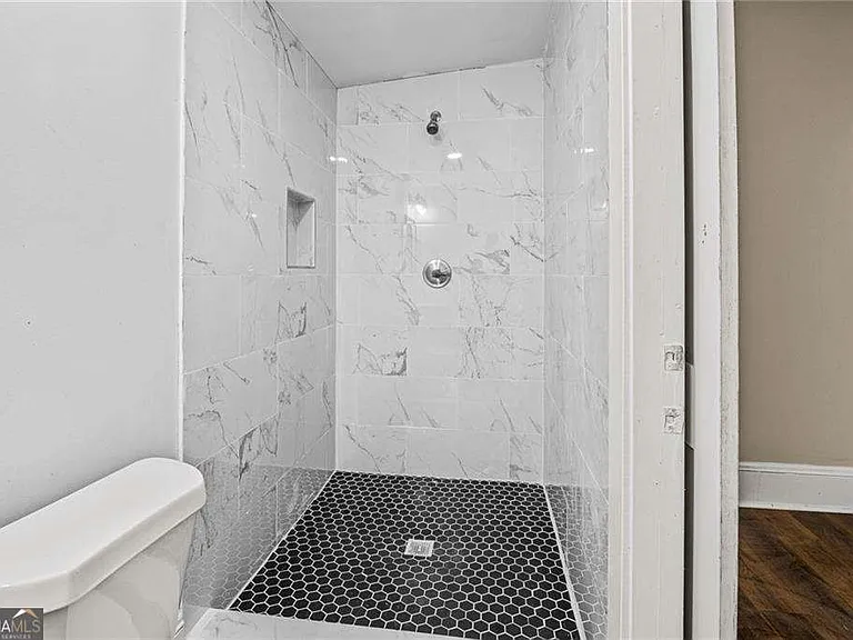 684 S Elizabeth Pl NW — Photo 8
