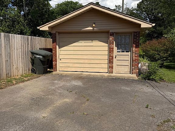 3rd image of 202 Pleasant Hill Dr