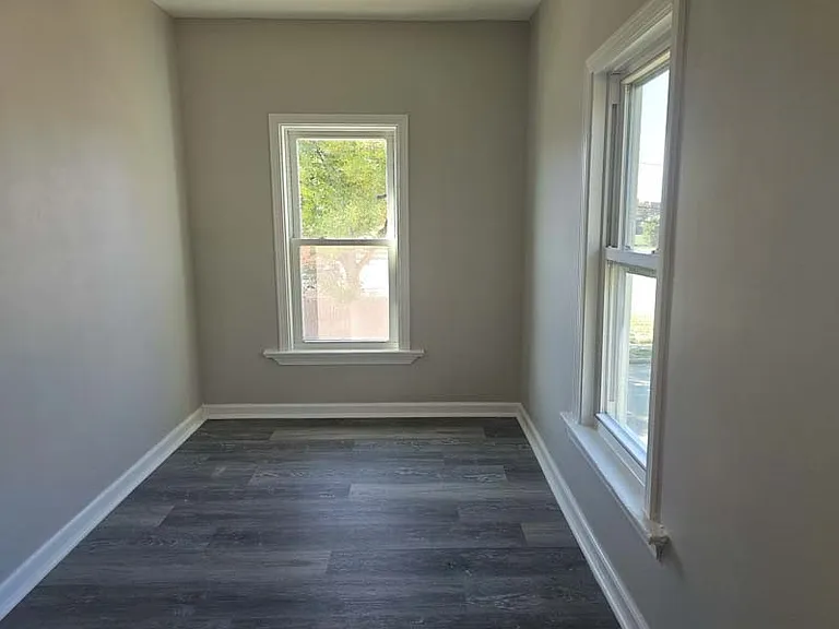 250 Anderson Ave — Photo 12