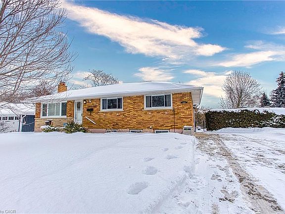 3rd image of 111 Leitch Dr