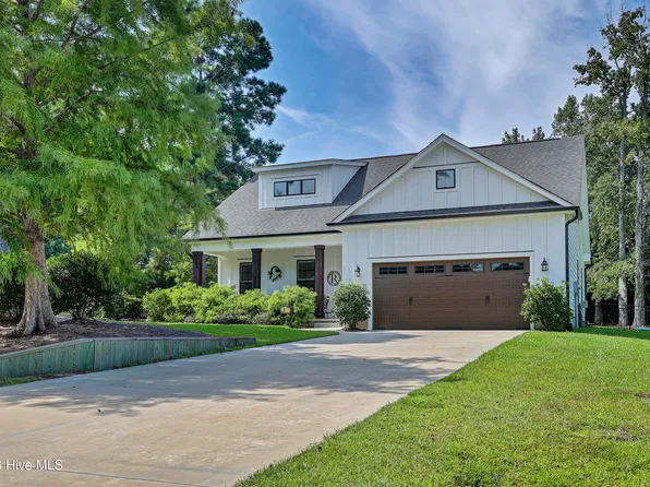 11 Sailview Court, Hampstead, NC 28443