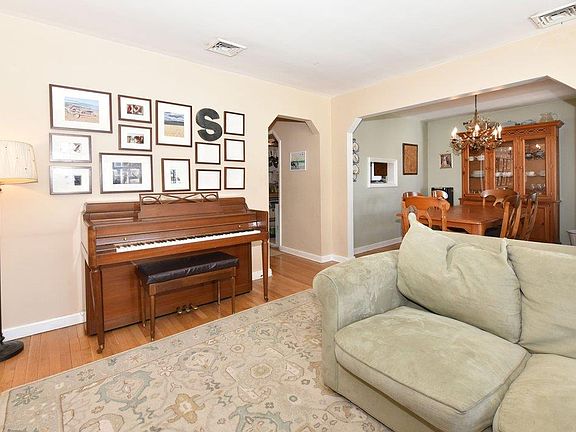 4th image of 148 Simonson Road