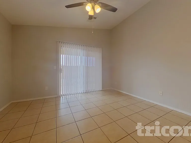 22371 W Solano Dr — Photo 4