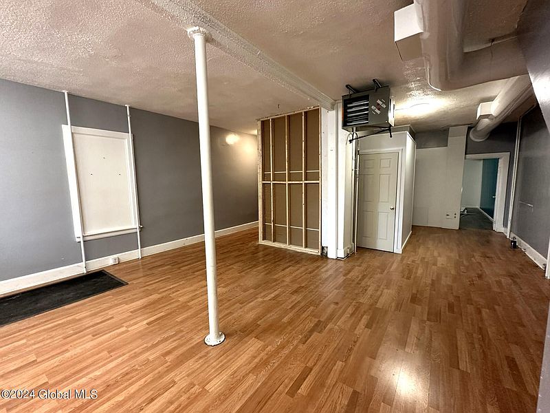 3rd image of 386 Delaware Avenue