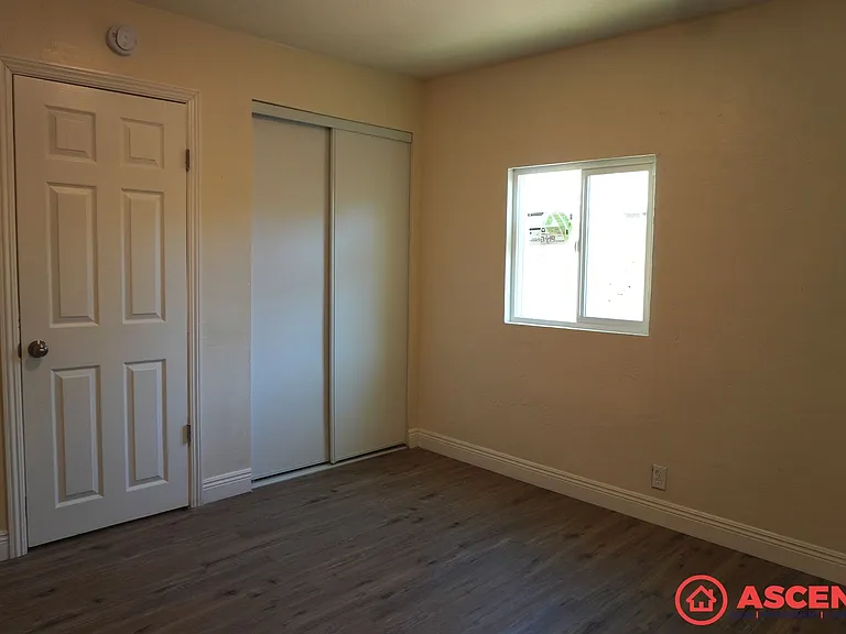 1106 Wilson Ave — Photo 8