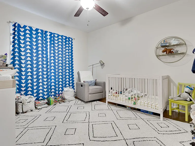 1822 W Leland Ave — Photo 6