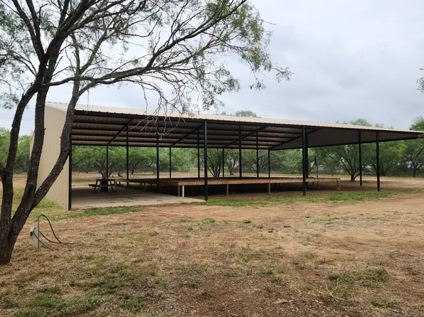 1848 County Road 2557 UNIT #4, Moore, TX 78057