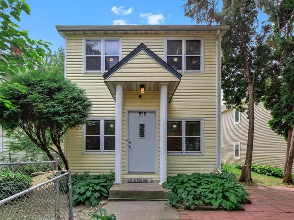 896 4th St E, Saint Paul, MN 55106