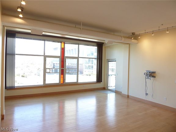 3rd image of 2030 Euclid Ave APT 201