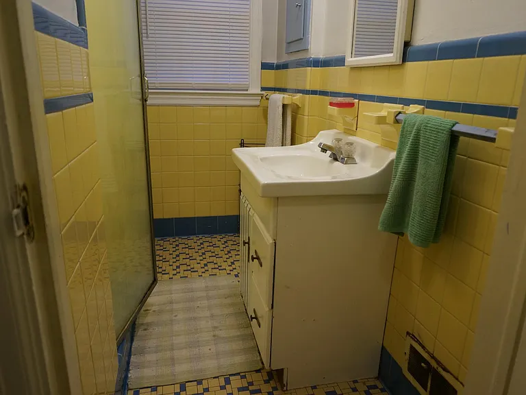 64 Elmwood Ave — Photo 7