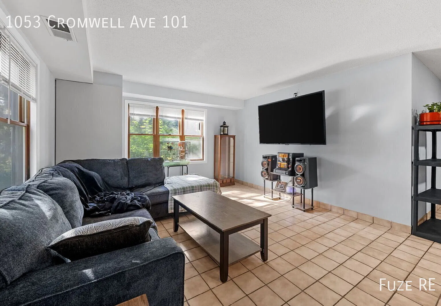 1053 Cromwell Ave — Photo 4