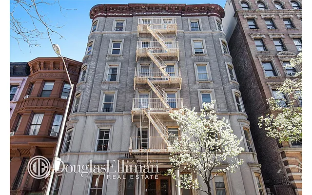 Sold by Douglas Elliman | media 20