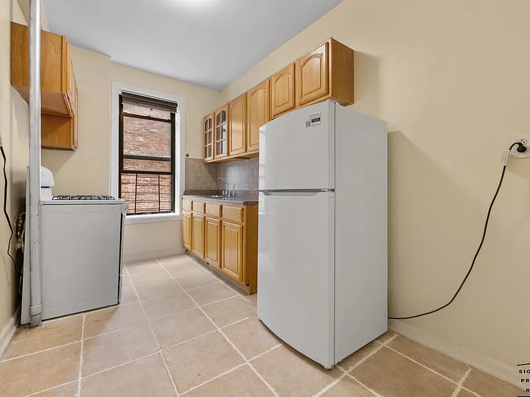 3213 Snyder Ave #B7 — Photo 9
