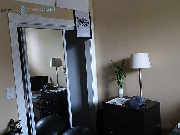 3rd image of 1361 N Ashland Ave #1D