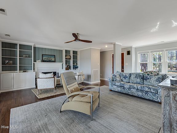 4th image of 357 S Shore Drive