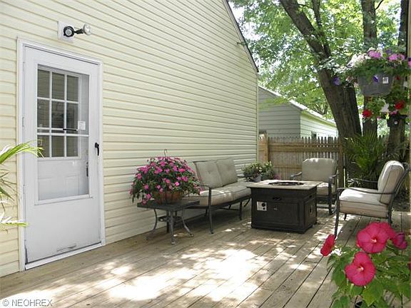 3rd image of 3232 Oakwood Dr