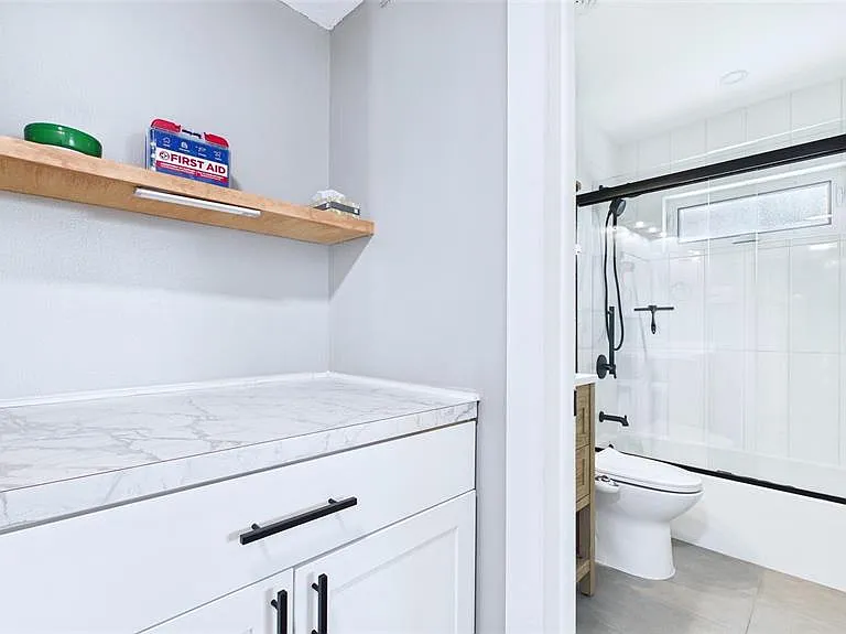 101 N Mercury Ave — Photo 30
