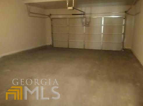 3rd image of 124 Vivian Ln