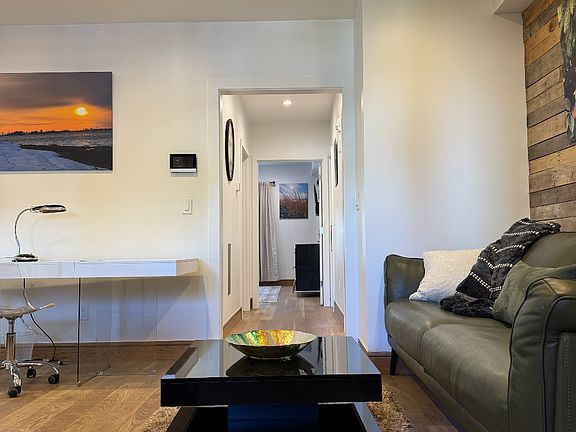 3rd image of 930 Cove Rd #2