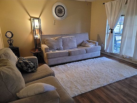 5th image of 59030 Lillian Ave