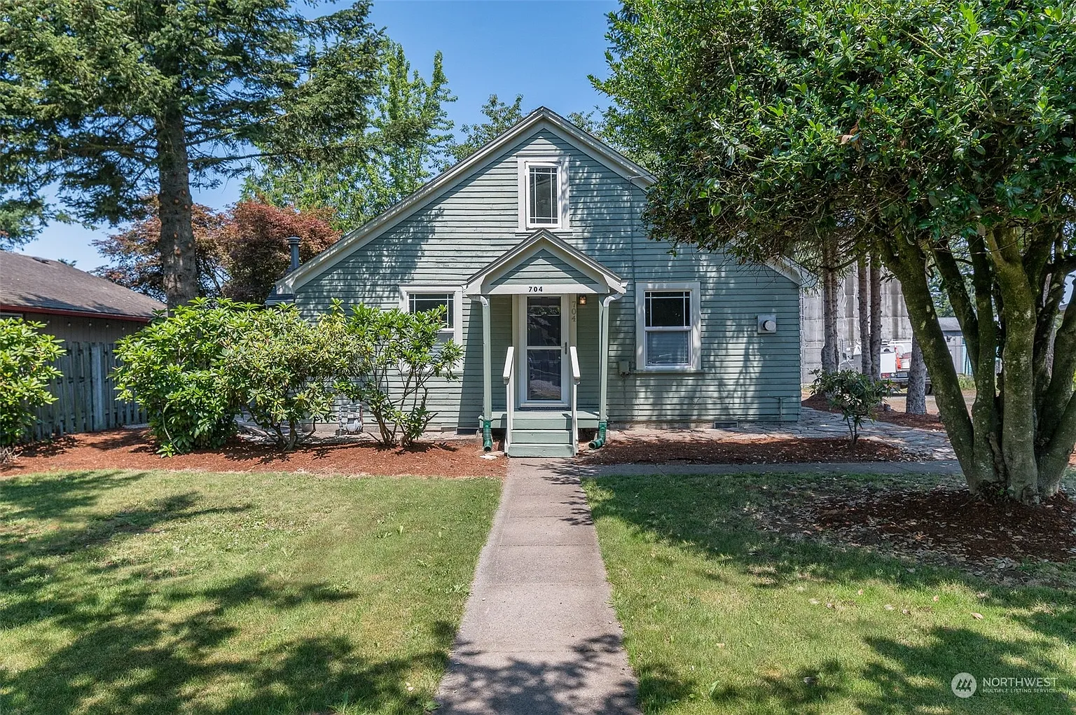 704 Roeder Street photo 1