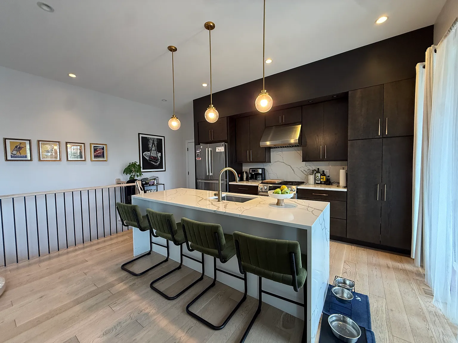 3 bed, 2.5 bath, 2000 sqft, $4,600 — Photo 3