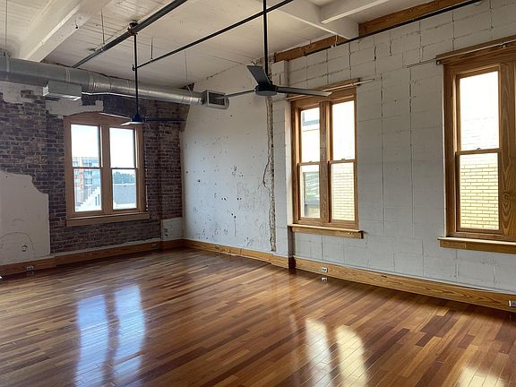 3rd image of 112 Gay St S #11072585