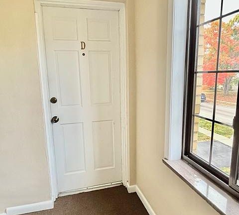 2nd image of 532 Wiltshire Blvd APT D