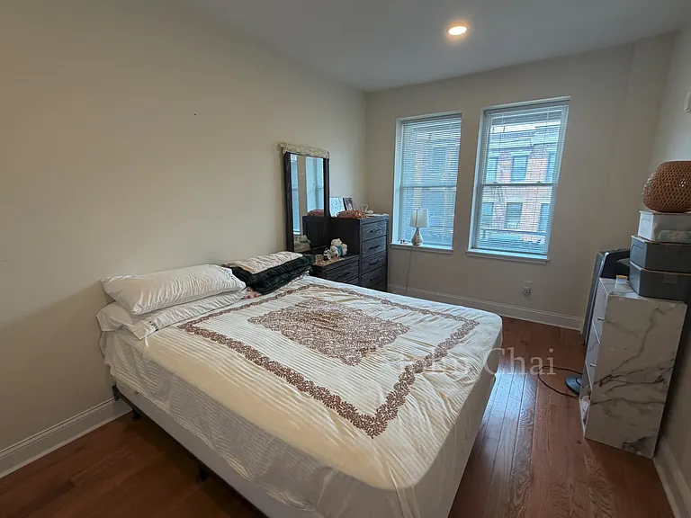 123 Sutherland Rd #E — Photo 11