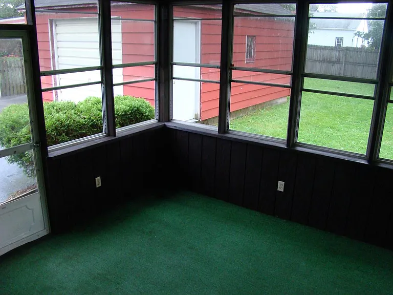 305 W Northview Ave — Photo 13