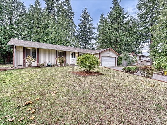 2nd image of 8117 Blue Oak Parkway NE