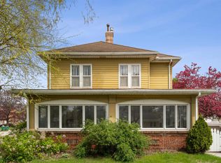 314 2nd St SW, Independence, IA 50644