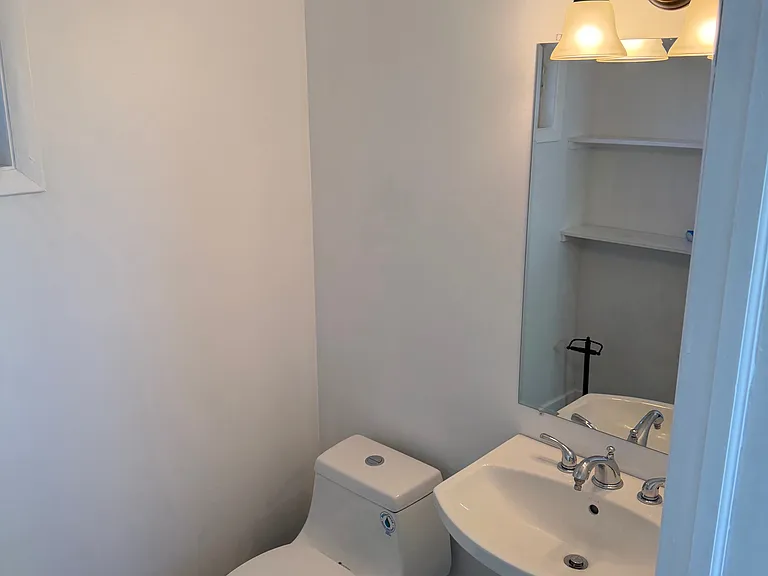 6696 Washington Ave — Photo 11