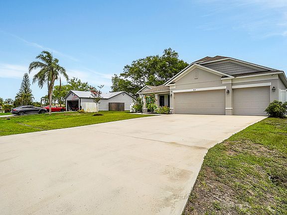 4th image of 868 SW Haas Avenue