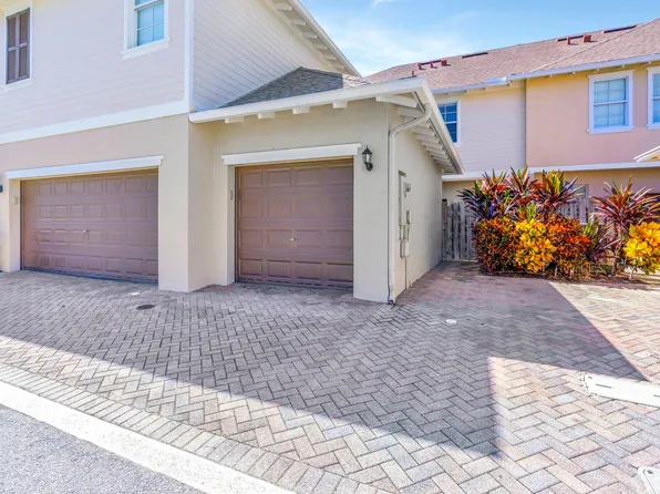 195 E Thatch Palm Circle, Jupiter, FL 33458