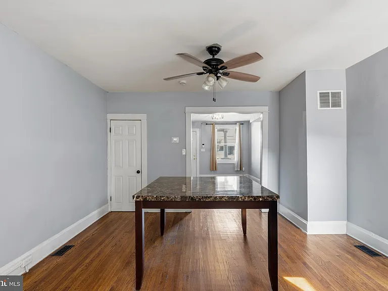 1516 N Luzerne Ave — Photo 11