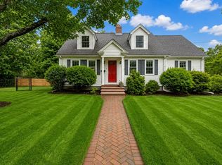 1 Ledgeville Ave, Foxboro, MA 02035
