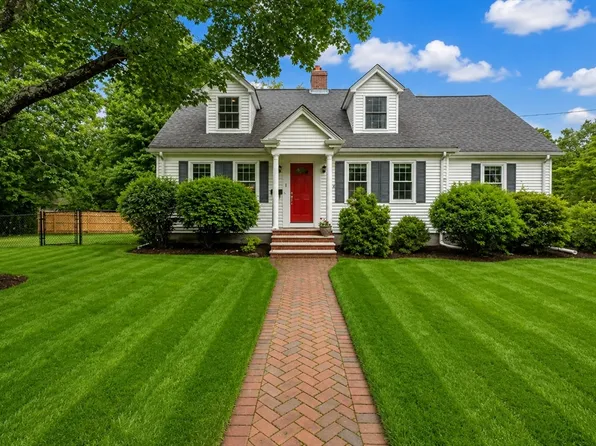1 Ledgeville Ave, Foxboro, MA 02035