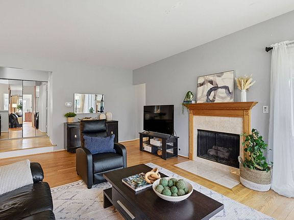 4th image of 101 Windwood Ct #101