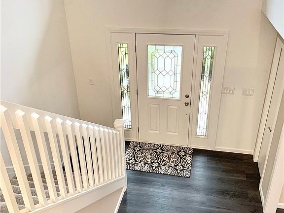 5th image of 828 Hardwood Ct