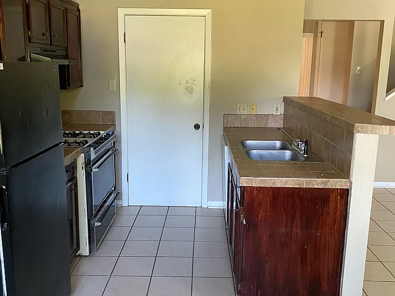 208 Standifer Ave — Photo 5