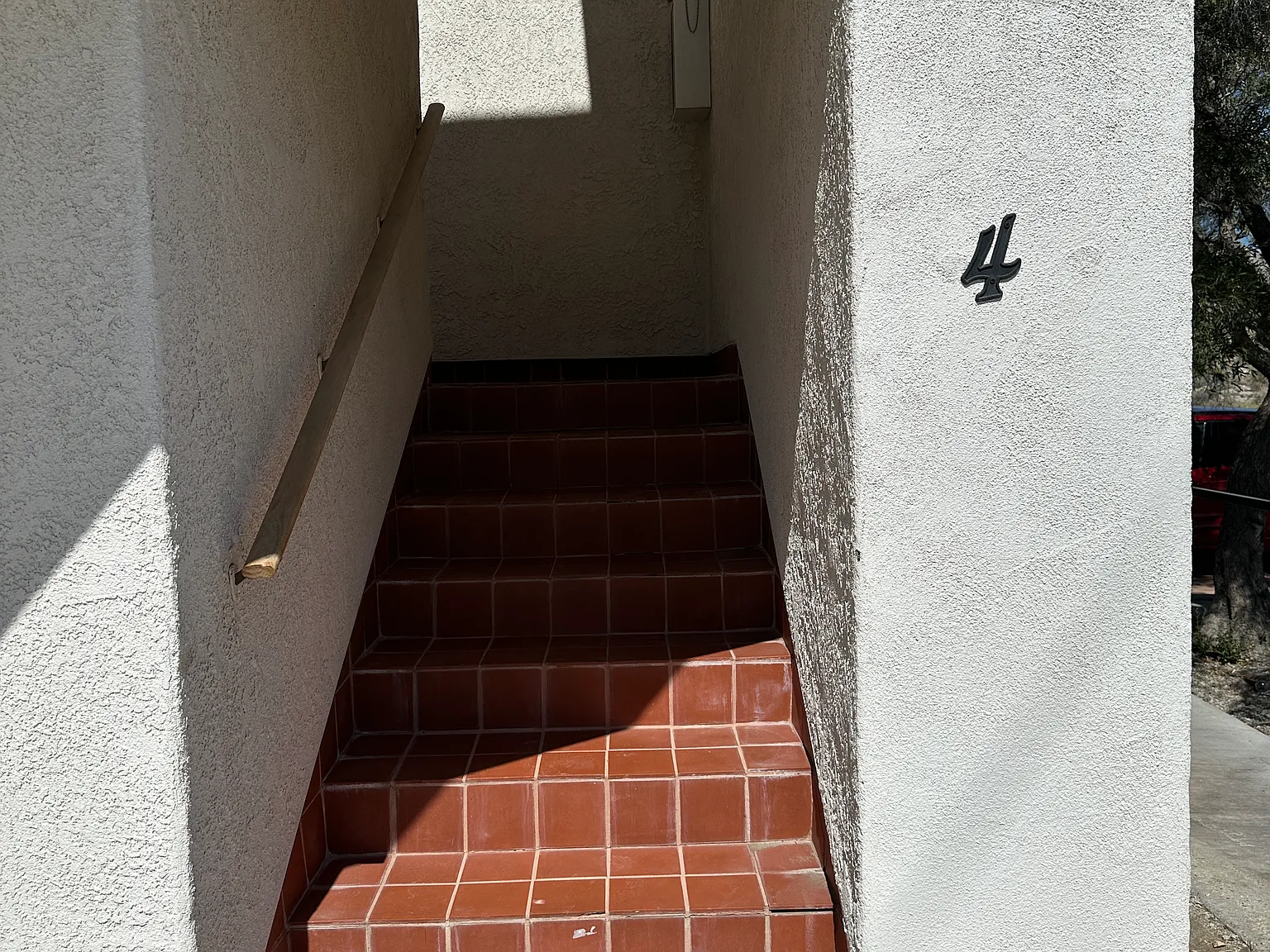 2 bed, 1100 sqft, $2,100 — Photo 2