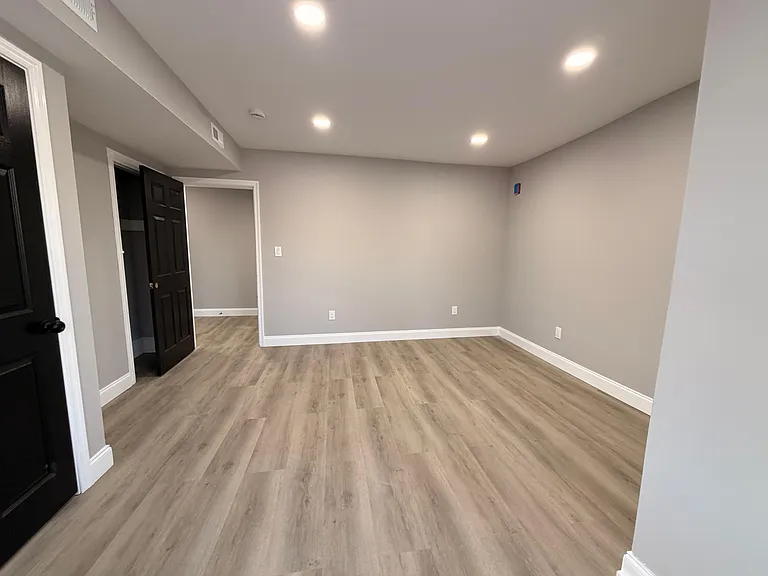 516 E Marshall St #1 — Photo 7