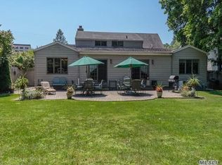 10 Meadowbrook Rd, Syosset, NY 11791