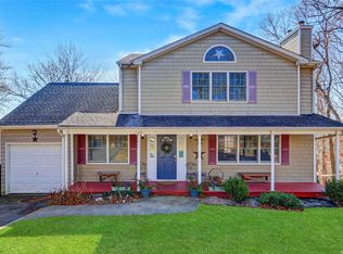 12 Garden Rd, Rocky Point, NY 11778