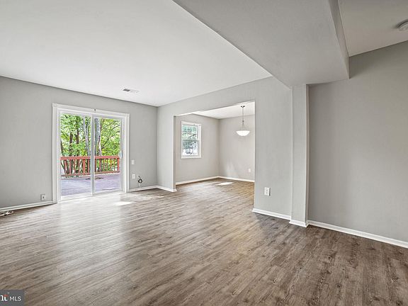 4th image of 9328 Humphries Dr
