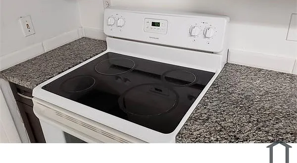 2 bed, 1000 sqft, $1,975 — Photo 4