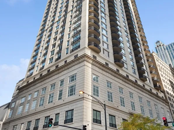 10 E Delaware St #17E, Chicago, IL 60611
