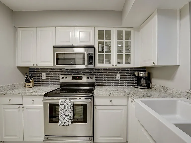 1501 Lincoln Way #101 — Photo 4