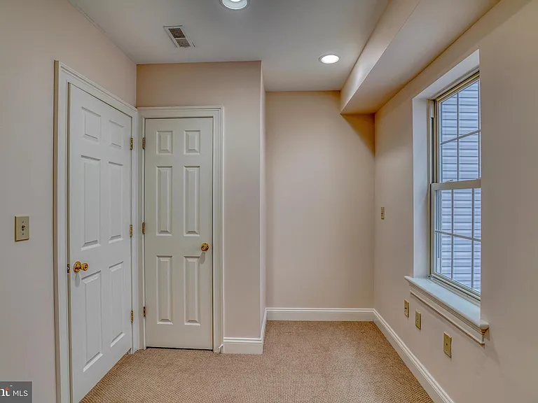 2542 W Girard Ave #2 — Photo 12